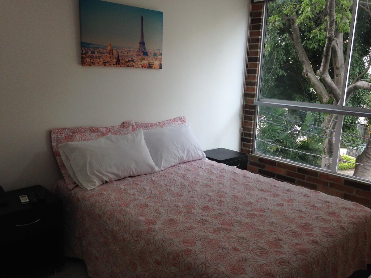 San Peter Suites Μεντεγίν Εξωτερικό φωτογραφία